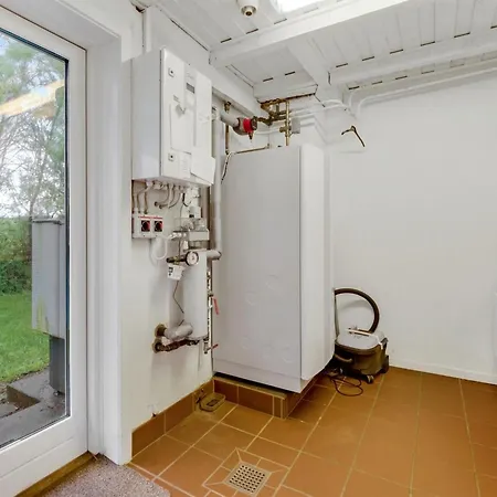 Emmie - 50m To The Fjord By Interhome