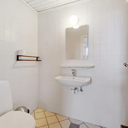Emmie - 50m To The Fjord By Interhome *
