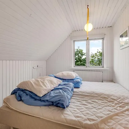 Emmie - 50m To The Fjord By Interhome